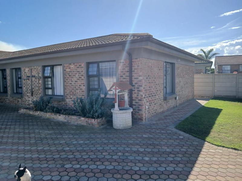 4 Bedroom Property for Sale in Reebok Western Cape